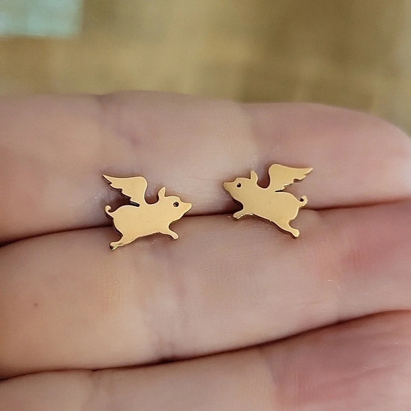 Fliggy Flying Pig Stud Earrings, choice of color - Picture 1 of 5